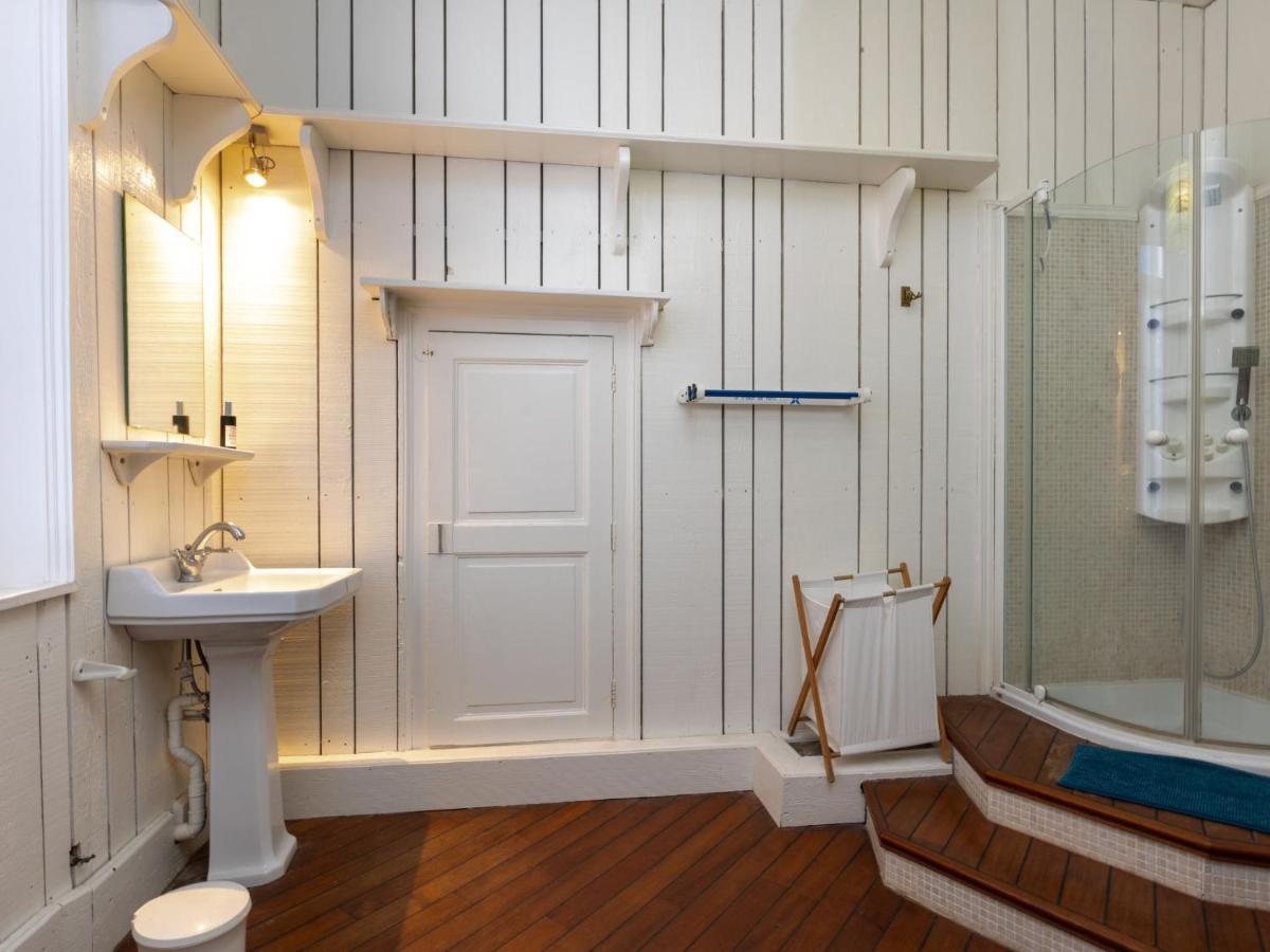 Plijadur By Interhome Saint-Malo